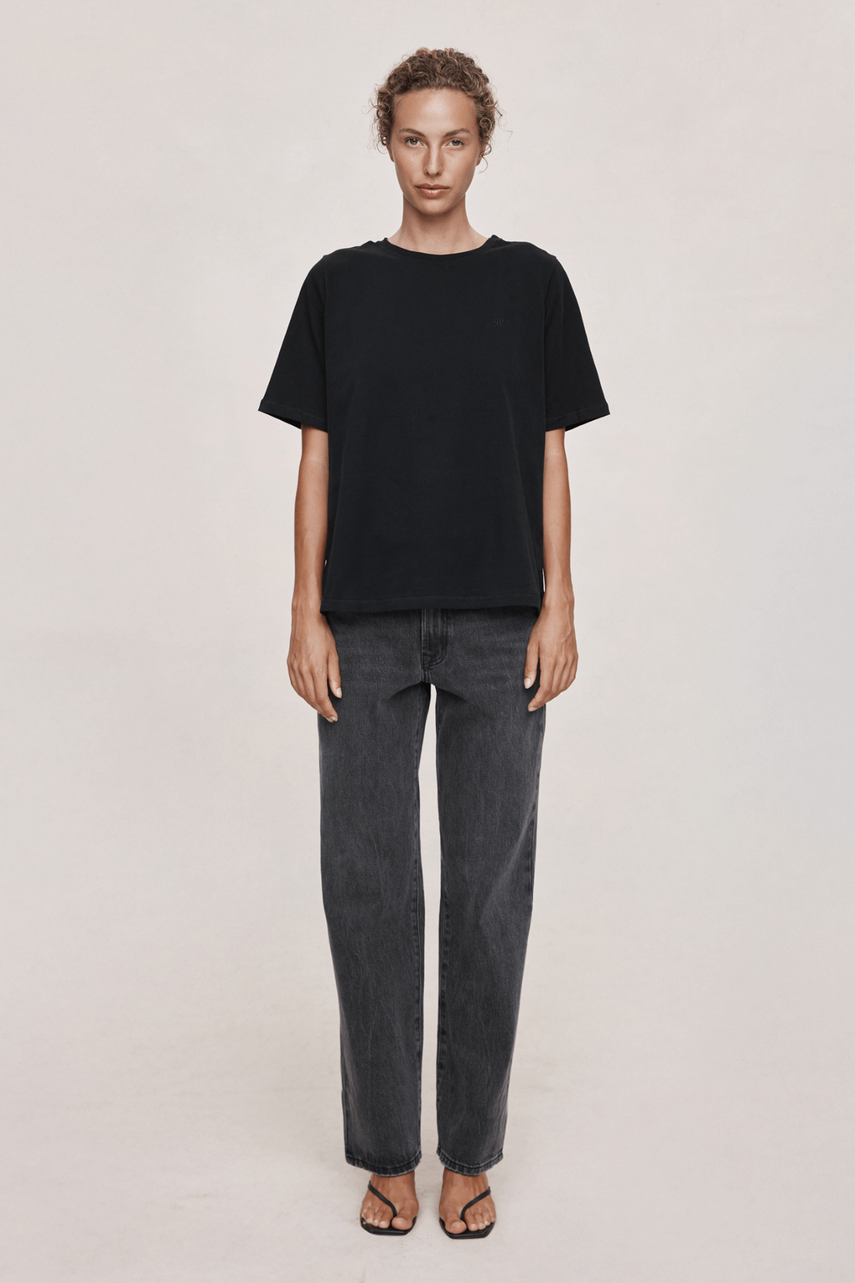 KENNA EMBROIDERED TEE BLACK
