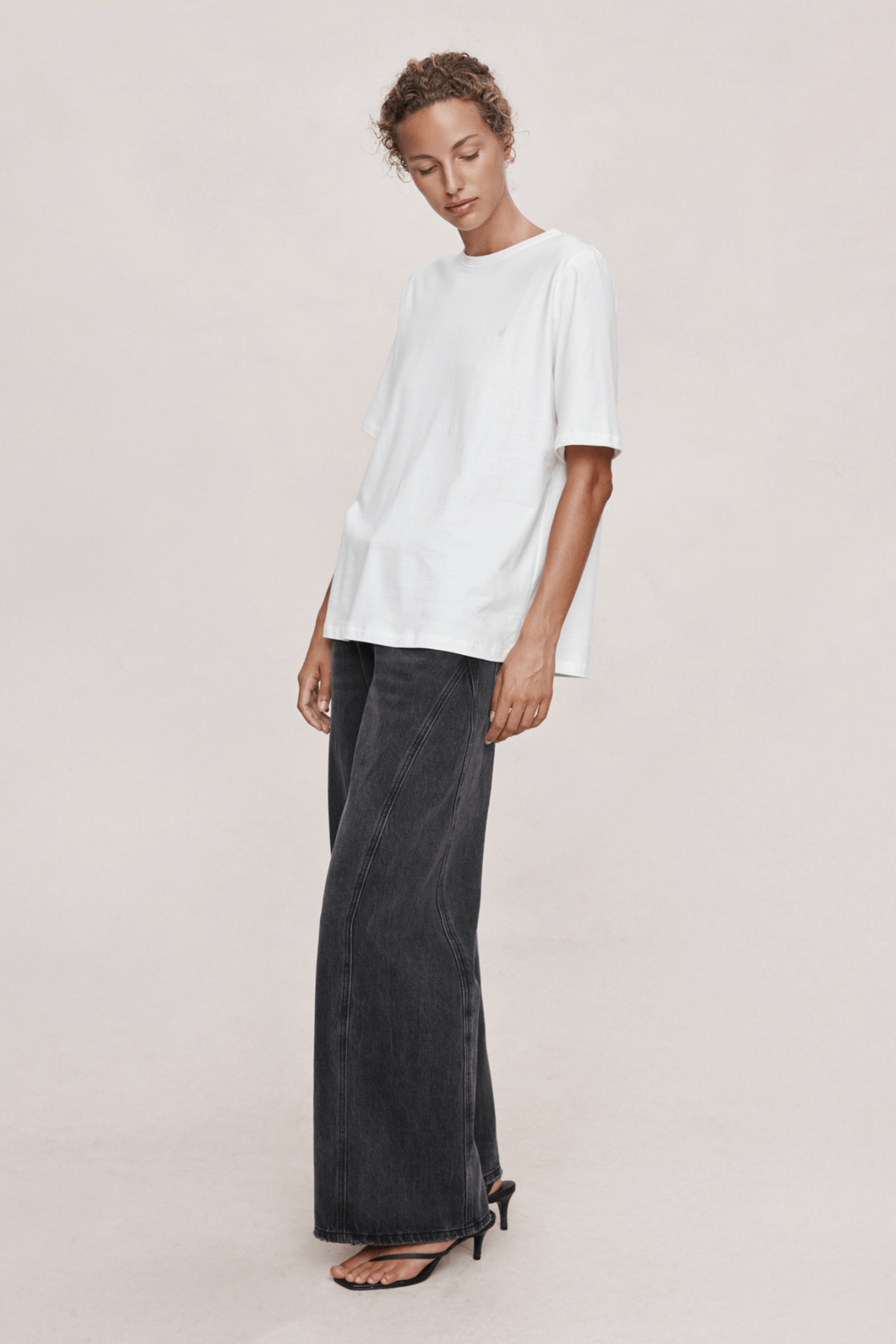 KENNA EMBROIDERED TEE WHITE