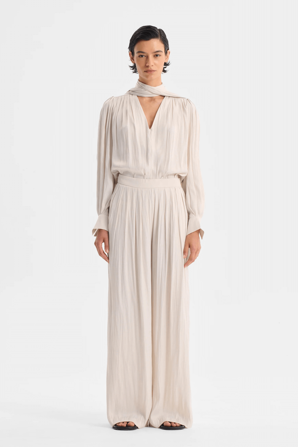 LENA V-NECK TOP NOUGAT
