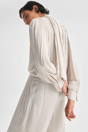 LENA V-NECK TOP NOUGAT