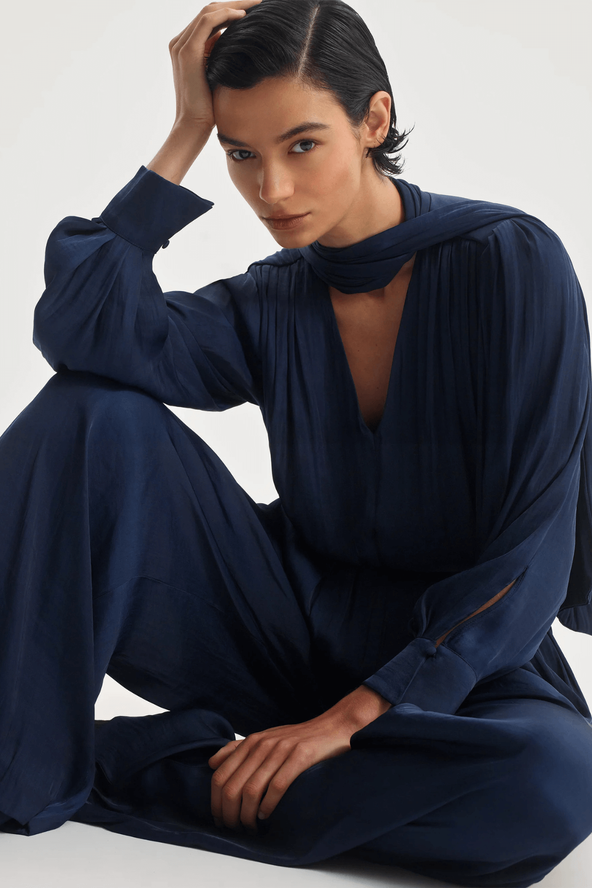 LENA V-NECK TOP NAVY