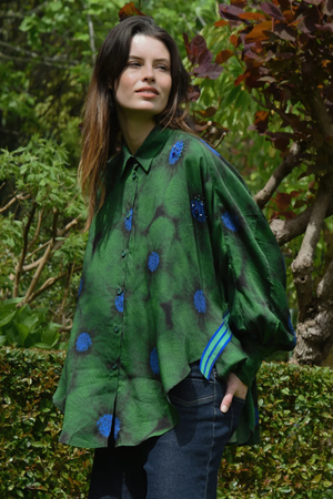 LIVING THE DREAM SHIRT GREEN FLORAL