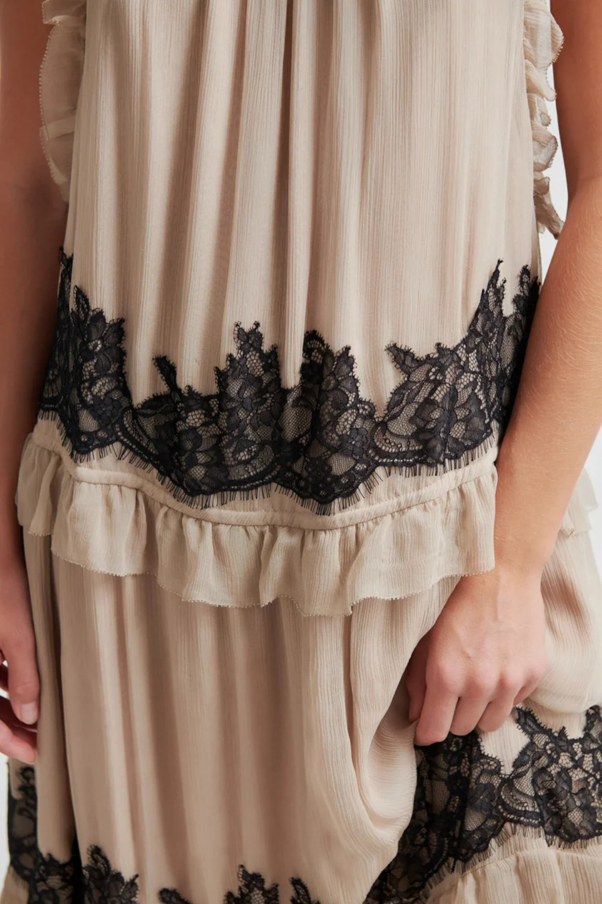 LYNDA FRILL DETAIL STRAP DRESS PLAZA TAUPE