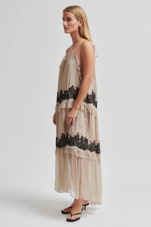 LYNDA FRILL DETAIL STRAP DRESS PLAZA TAUPE