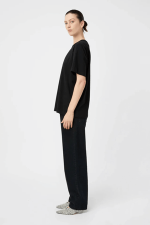 LYRA LOGO TEE BLACK