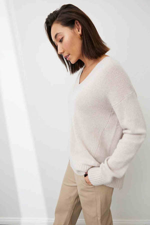 MAEVE SLOUCH VEE ALABASTER