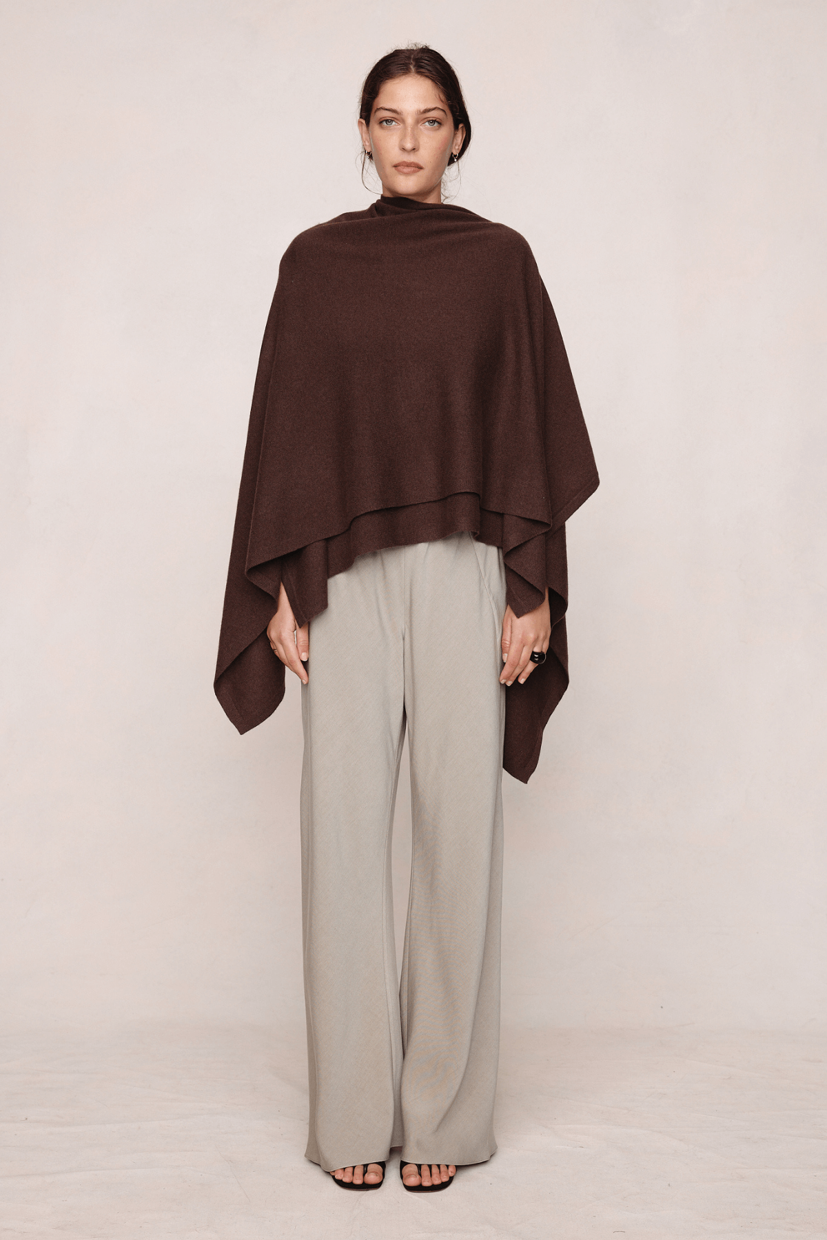 MATILDA PONCHO CAROB