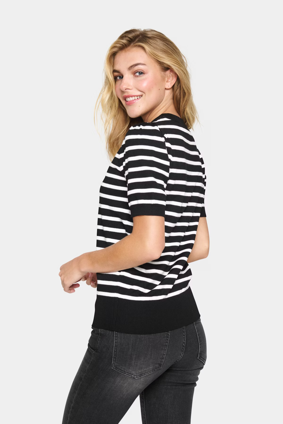 MILA STRIPED PULLOVER BLACK STRIPE