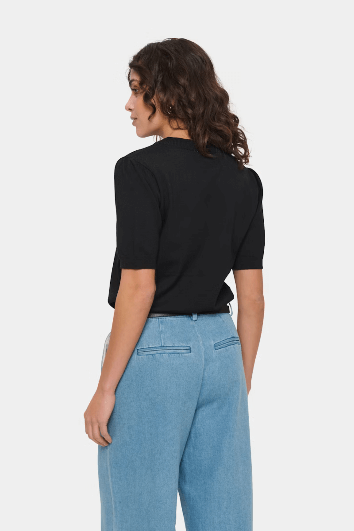 MILA SHORT SLEEVE PULLOVER BLACK