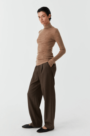 MORRI MERINO RIB ROUND NECK COFFEE