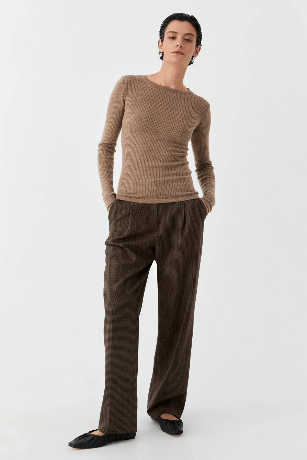 MORRI MERINO RIB ROUND NECK COFFEE
