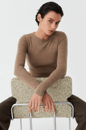 MORRI MERINO RIB ROUND NECK COFFEE