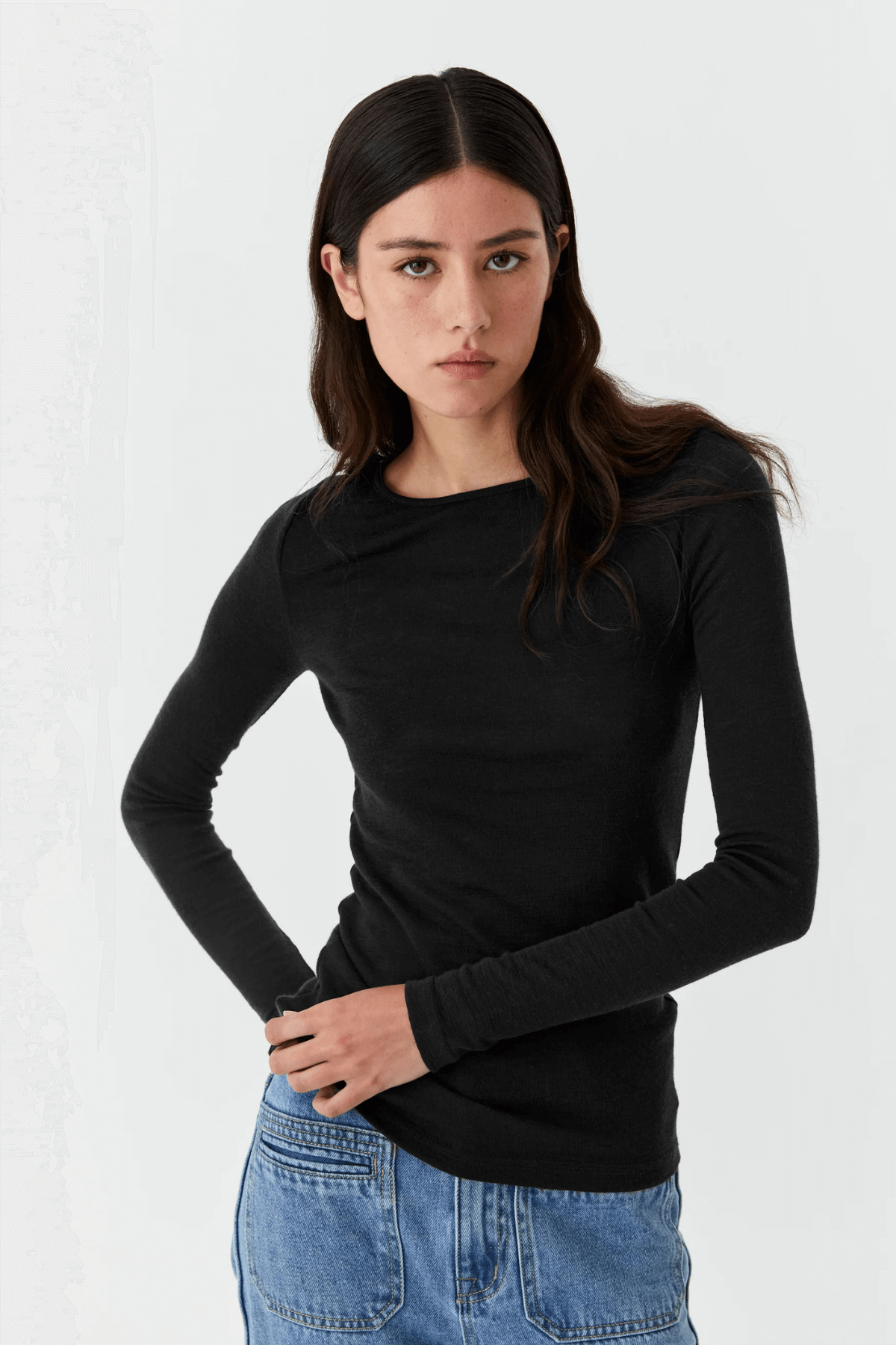 MORRI MERINO ROUND NECK BLACK