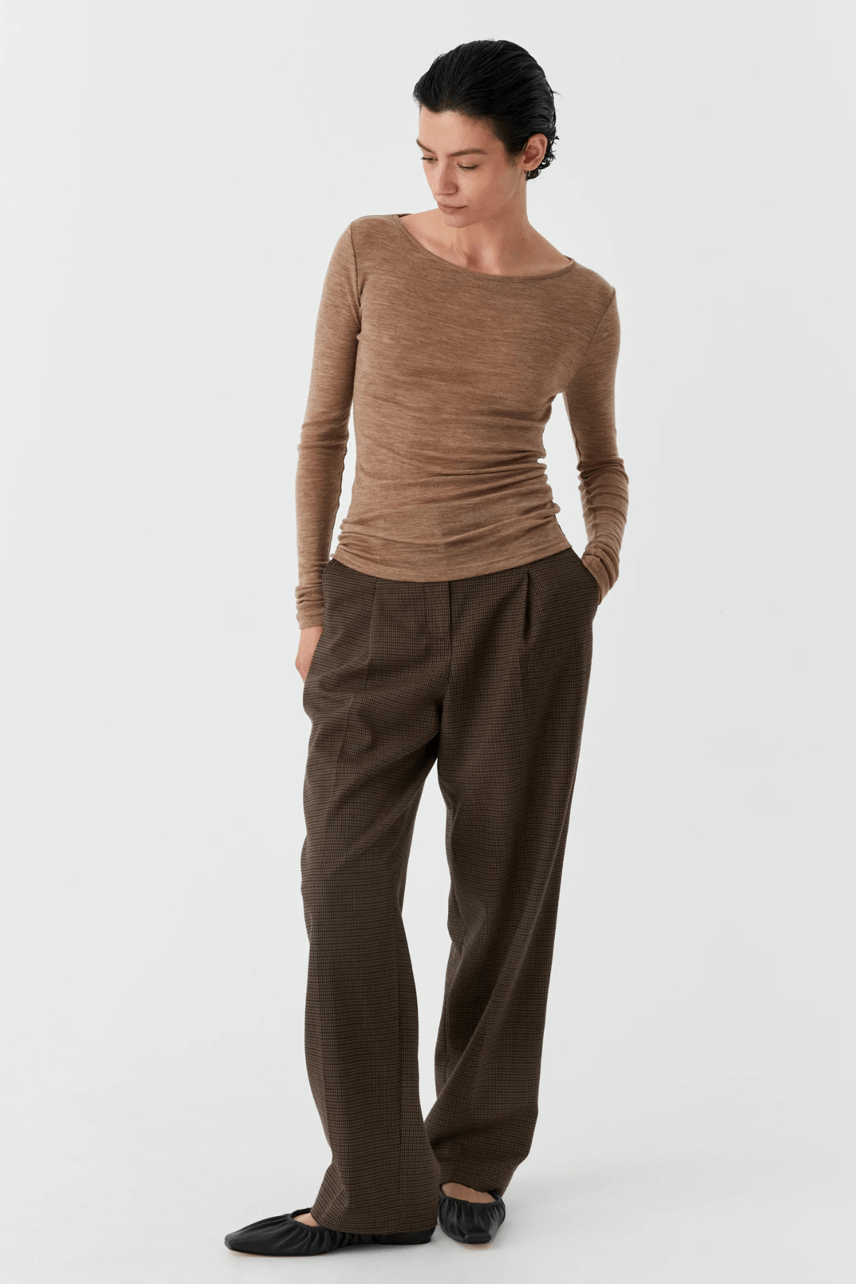 MORRI MERINO ROUND NECK COFFEE
