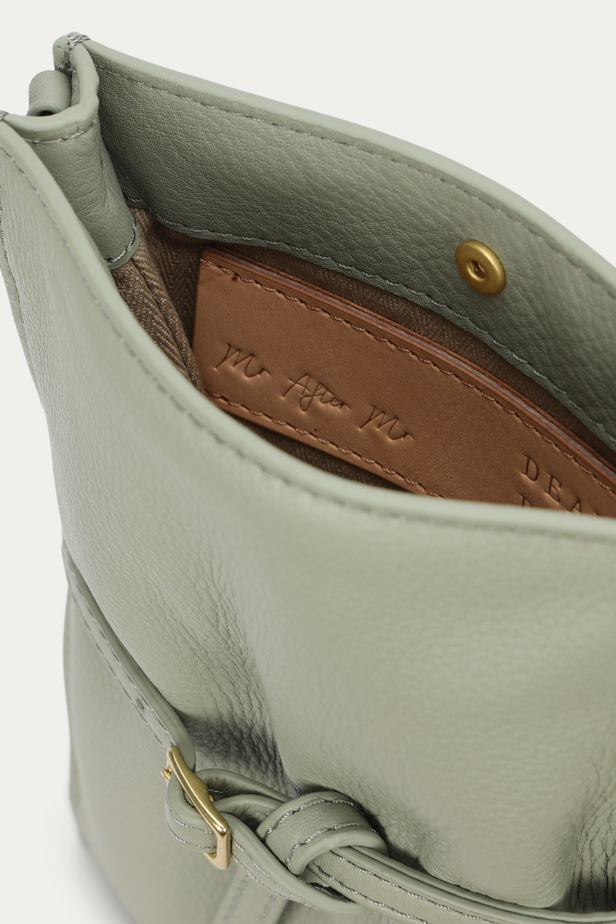 MR PENNY POUCHETTE KINA