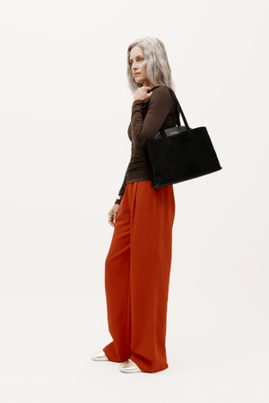 MR VAULT TOTE BLACK SUEDE