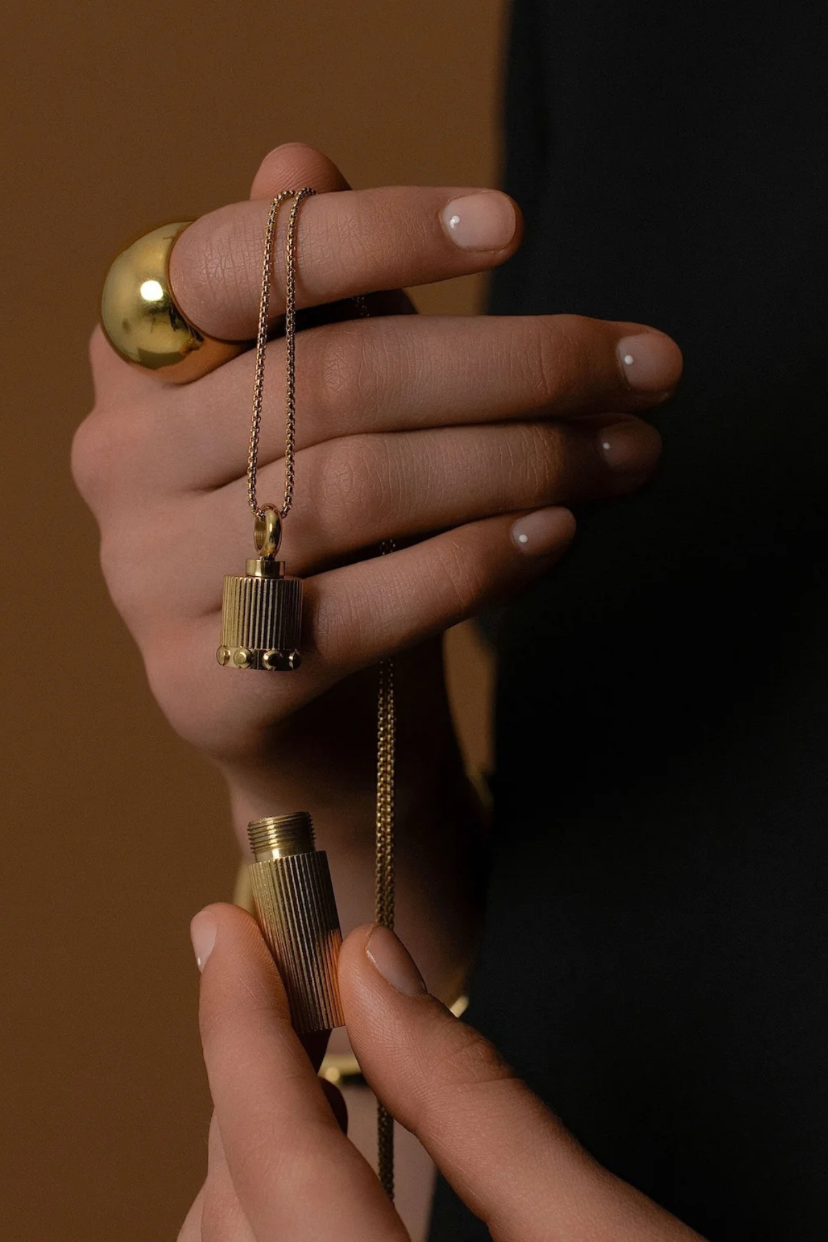 ODYSSEE CAPSULE NECKLACE GOLD