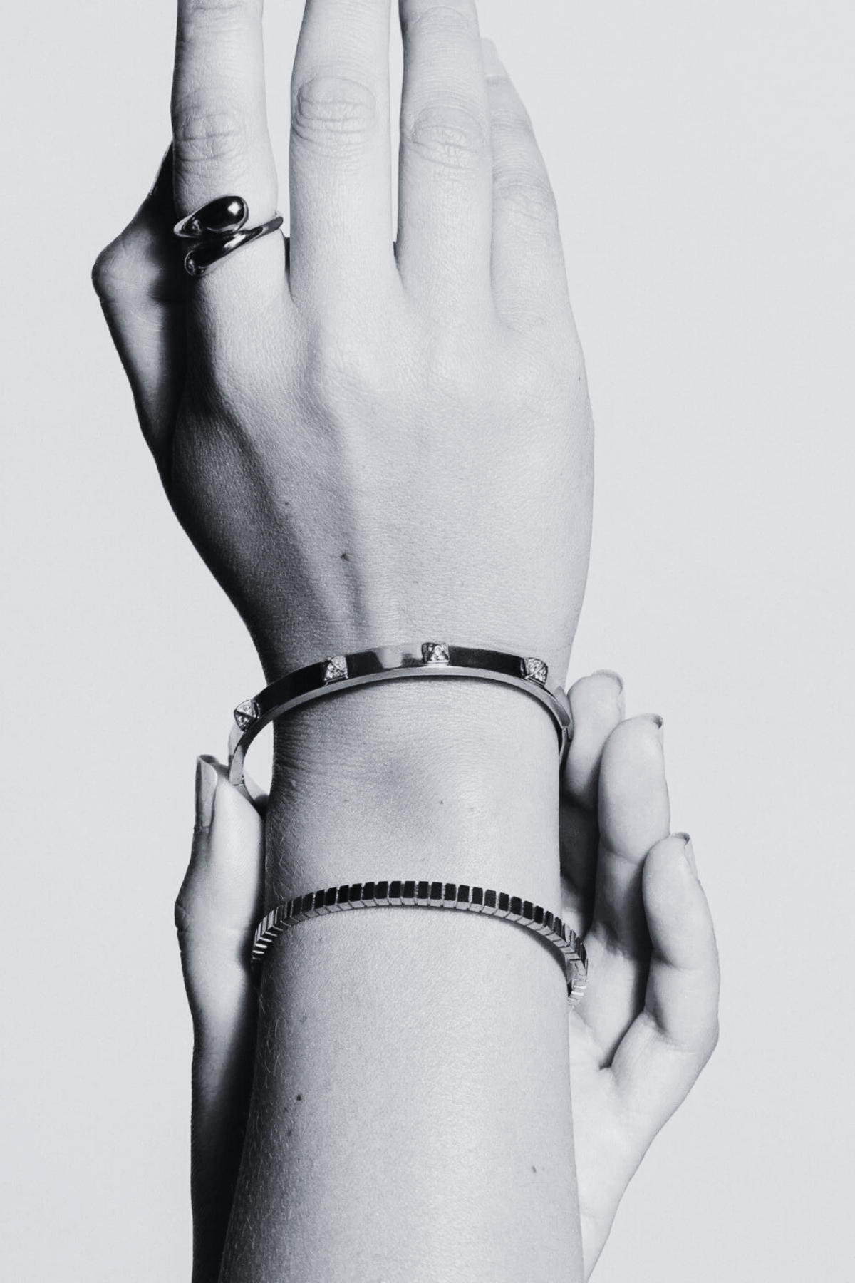 ORACLE BANGLE SILVER