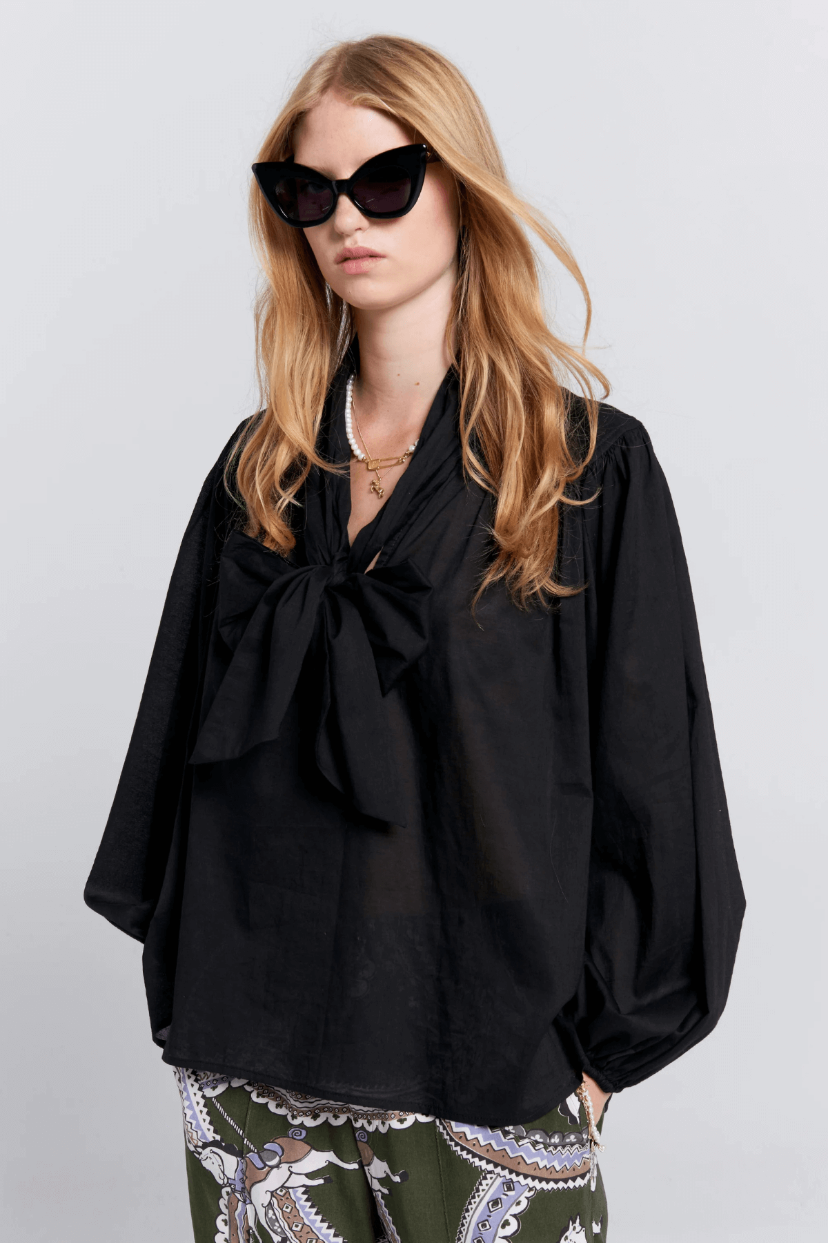 REINING BOW BLOUSE BLACK