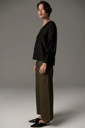 RHEA V SHIRT BLACK