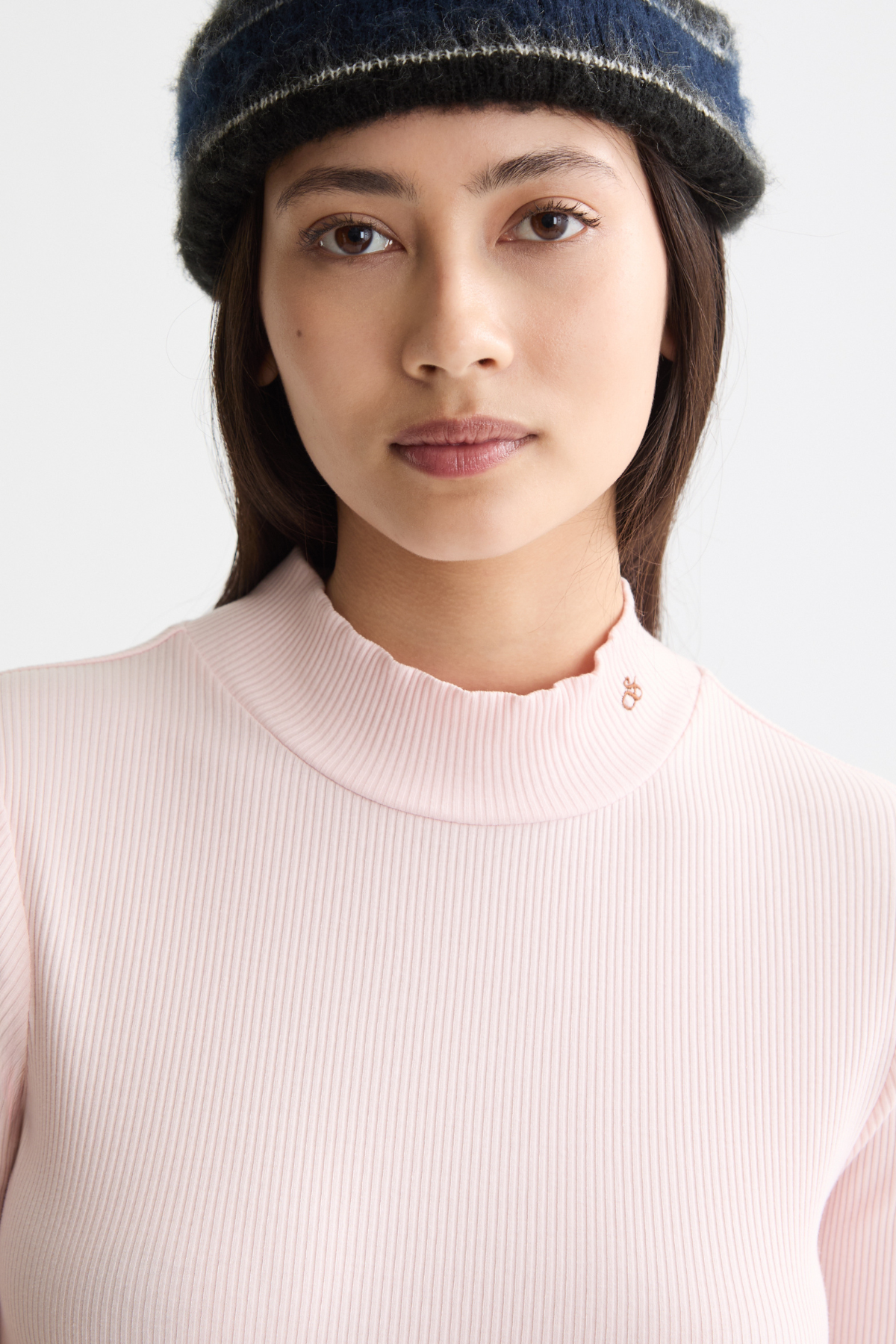 MOCK NECK RIB T-SHIRT BARELY THERE