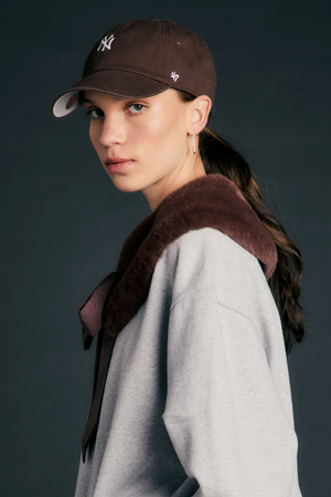 RUNAWAY COLLAR MOCHA