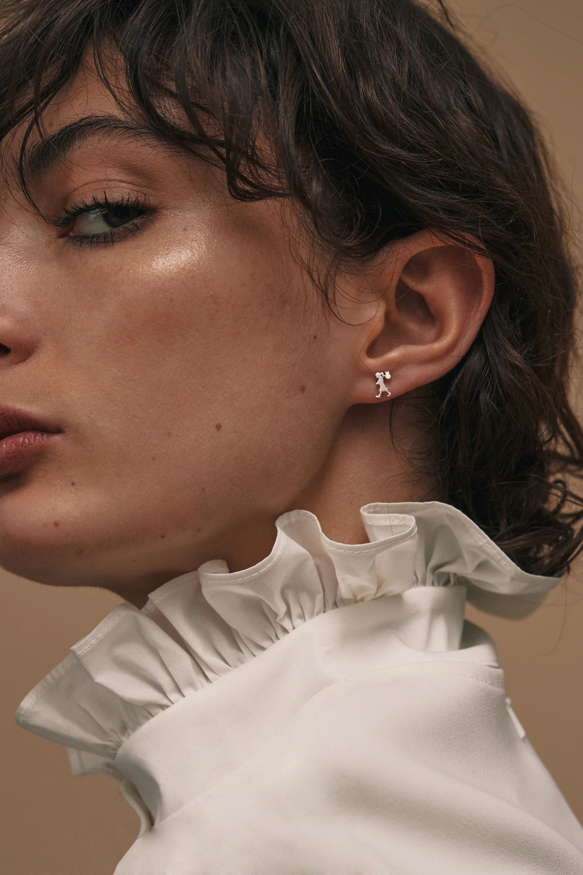 RUNAWAY GIRL STUDS SILVER