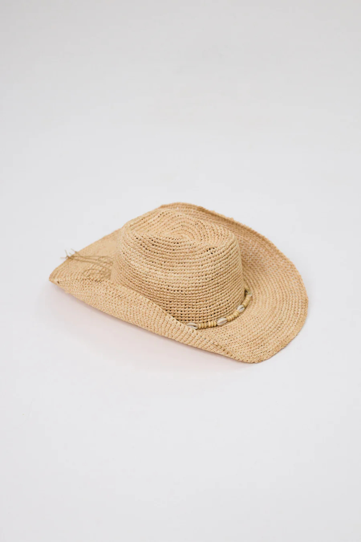 SARA HAT NATURAL WITH SHELL