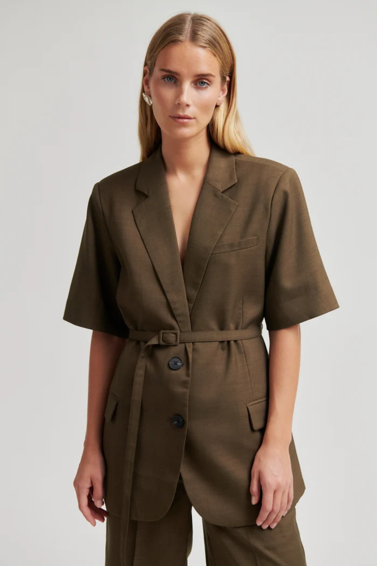 SHARO SHORT SLEEVE BLAZER CANTEEN