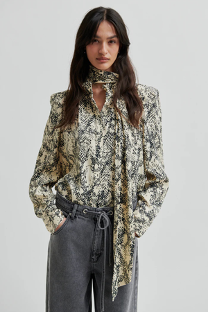 SNEAKY PYTHON PRINT SHIRT