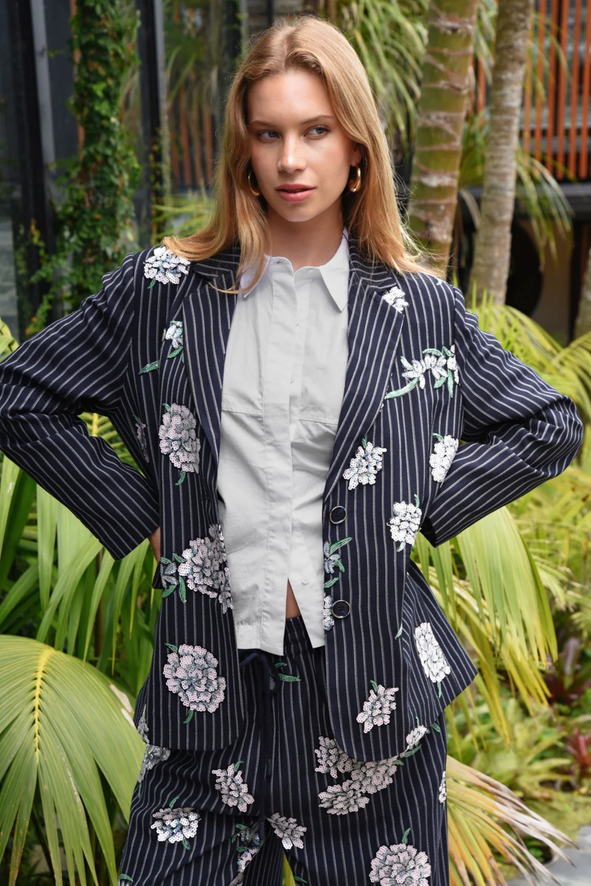 SUITED FOR FAME BLAZER NAVY STRIPE