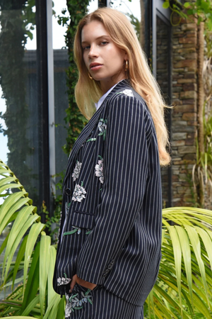 SUITED FOR FAME BLAZER NAVY STRIPE