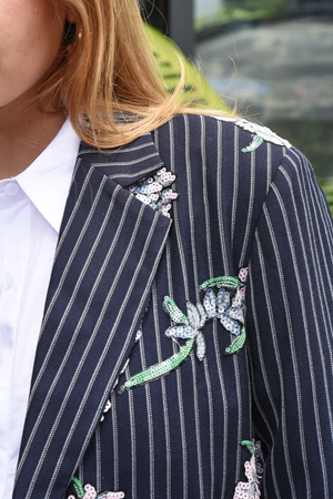 SUITED FOR FAME BLAZER NAVY STRIPE