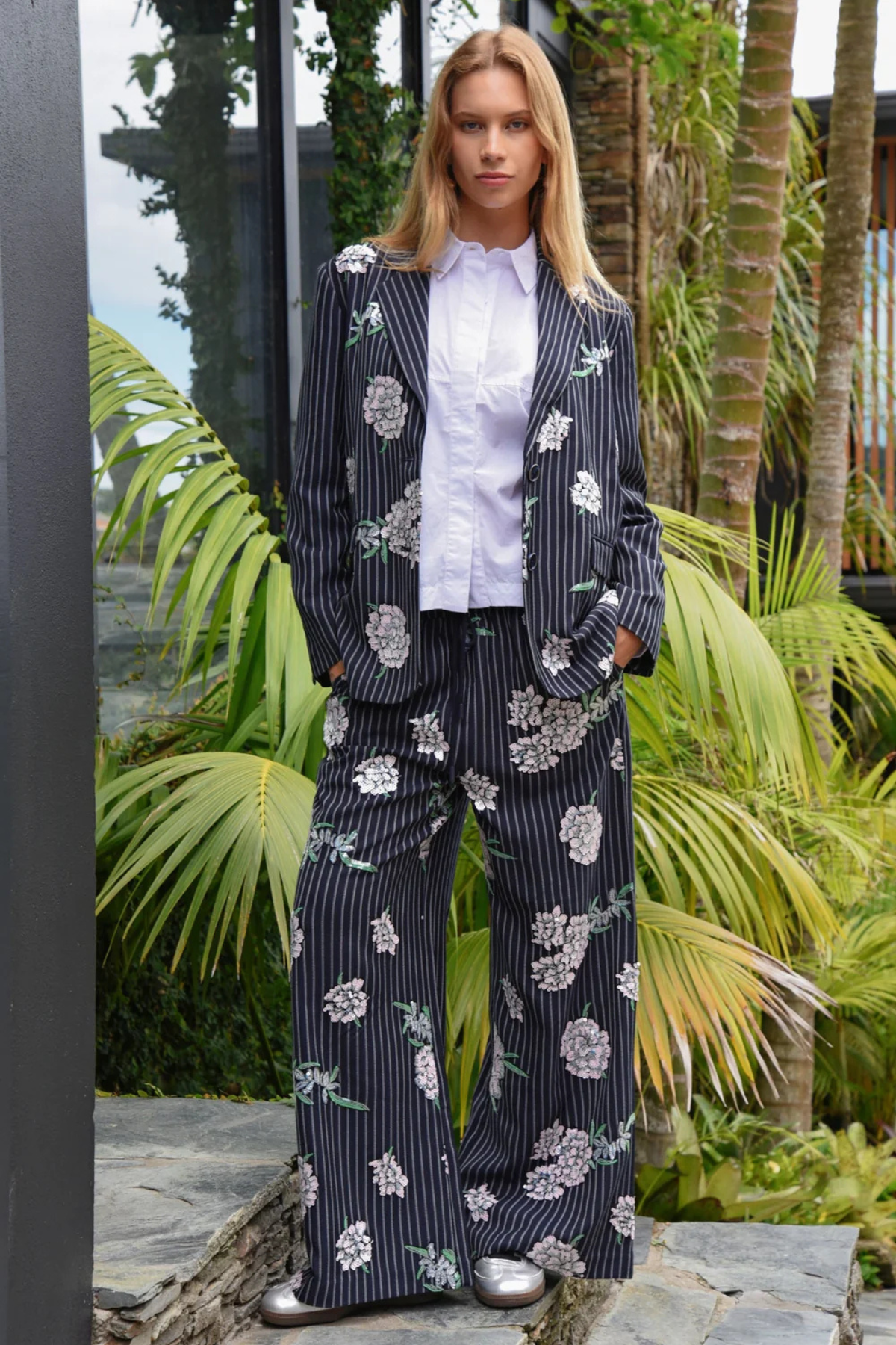 SUITED FOR FAME BLAZER NAVY STRIPE