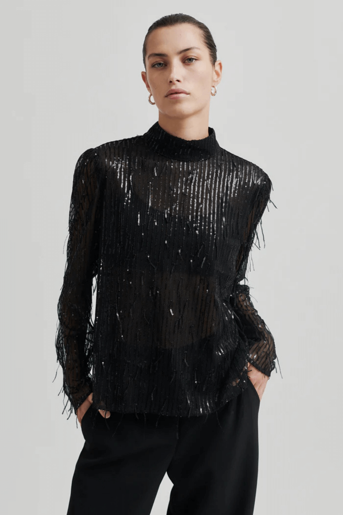 TASSEL BLOUSE BLACK