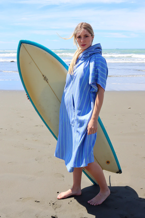 THE EAST HAMPTON BLUE HOODED TOWEL