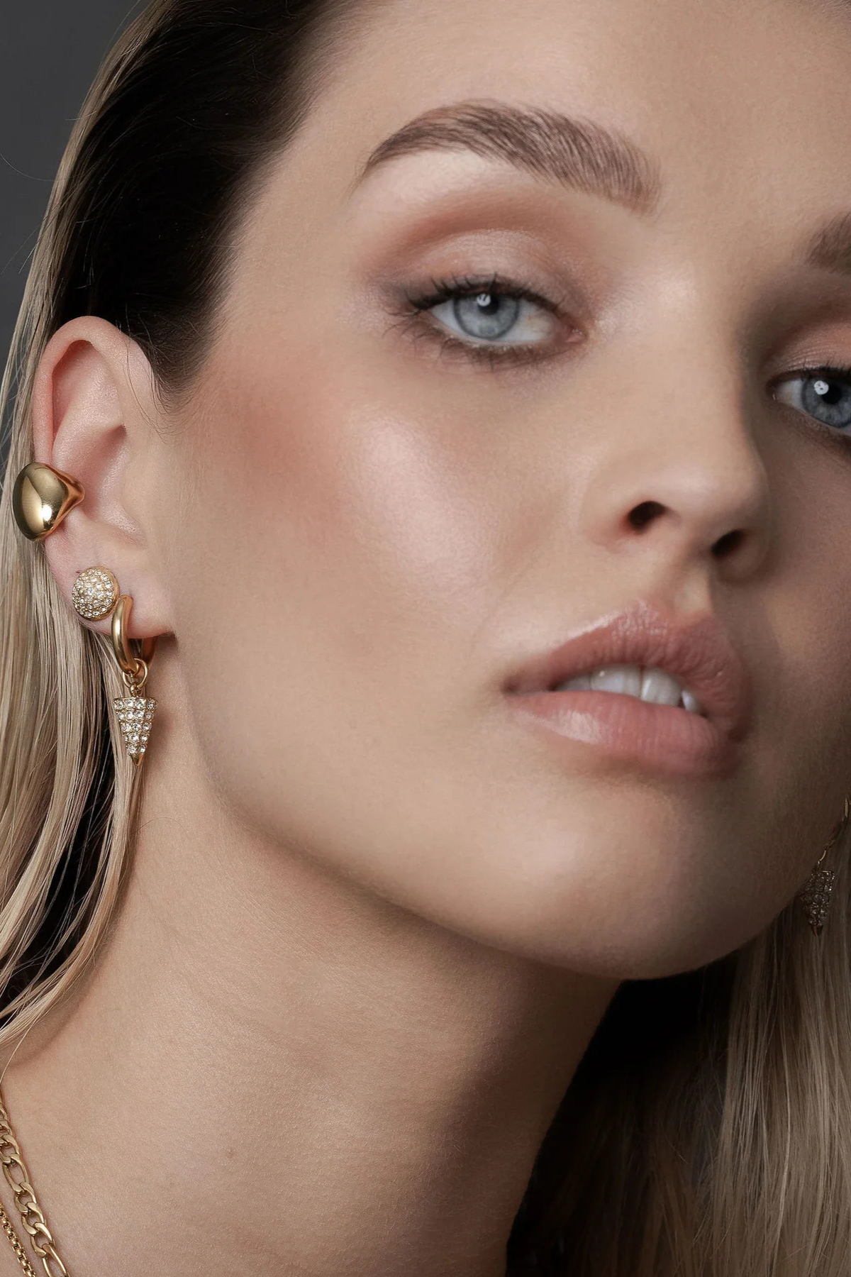 VOLTAGE STUDS GOLD/CZ