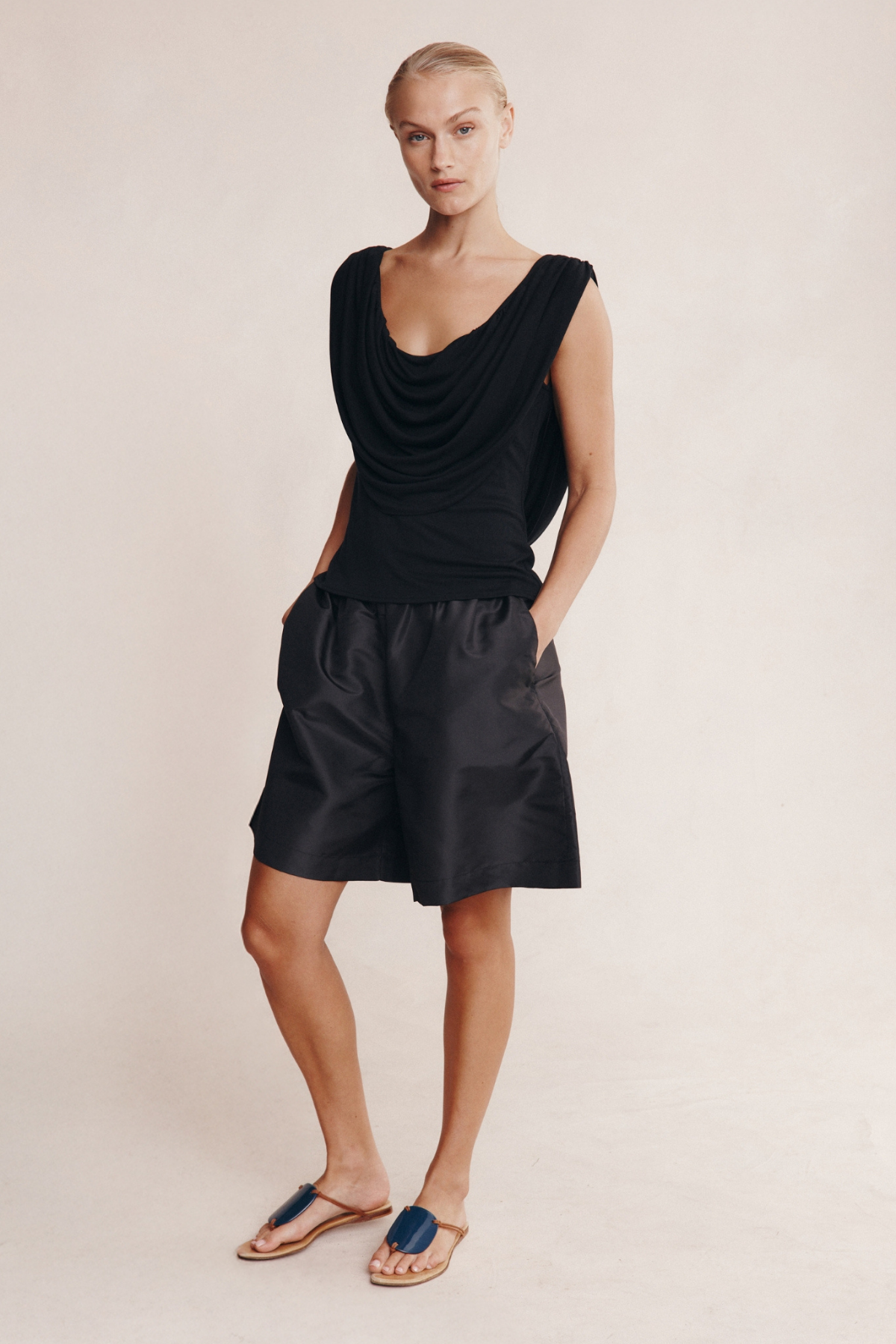WINI TOP BLACK