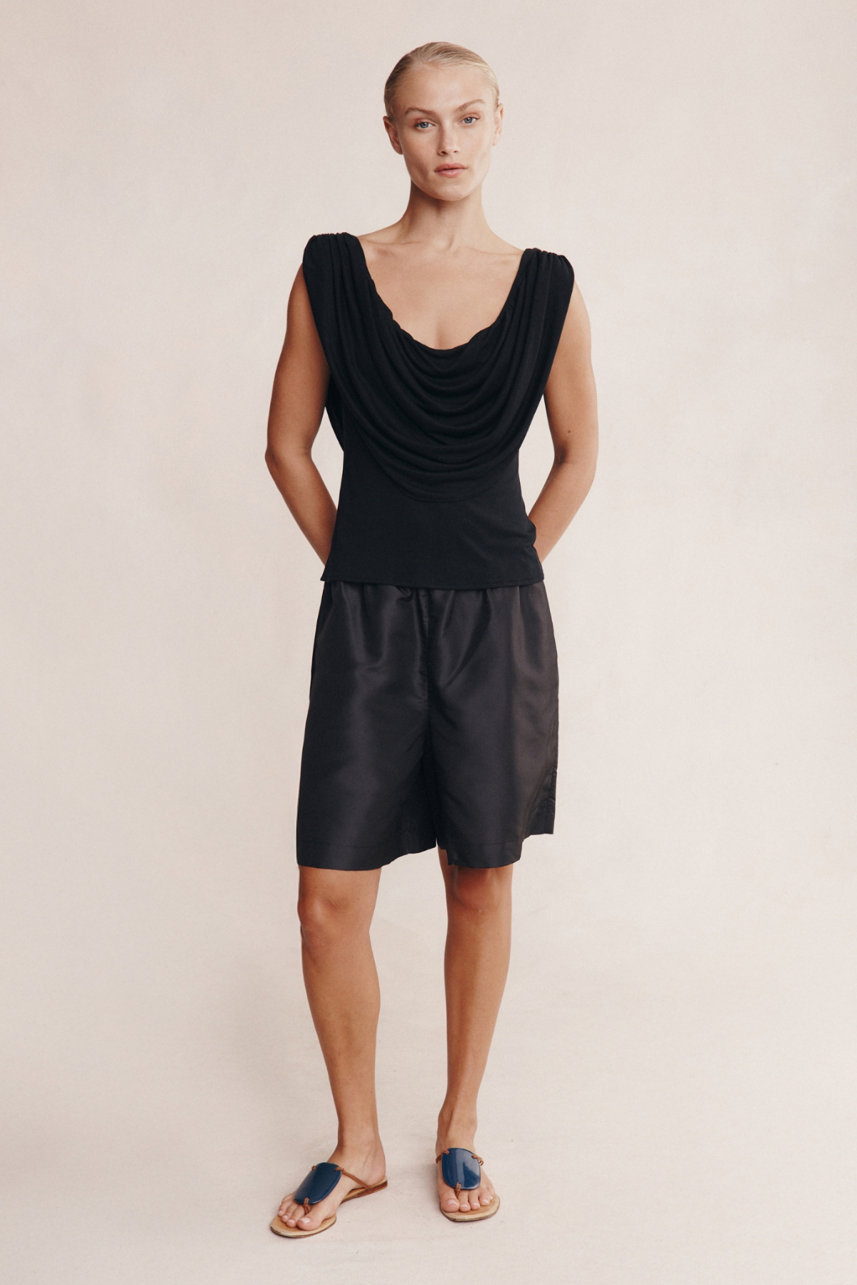 WINI TOP BLACK