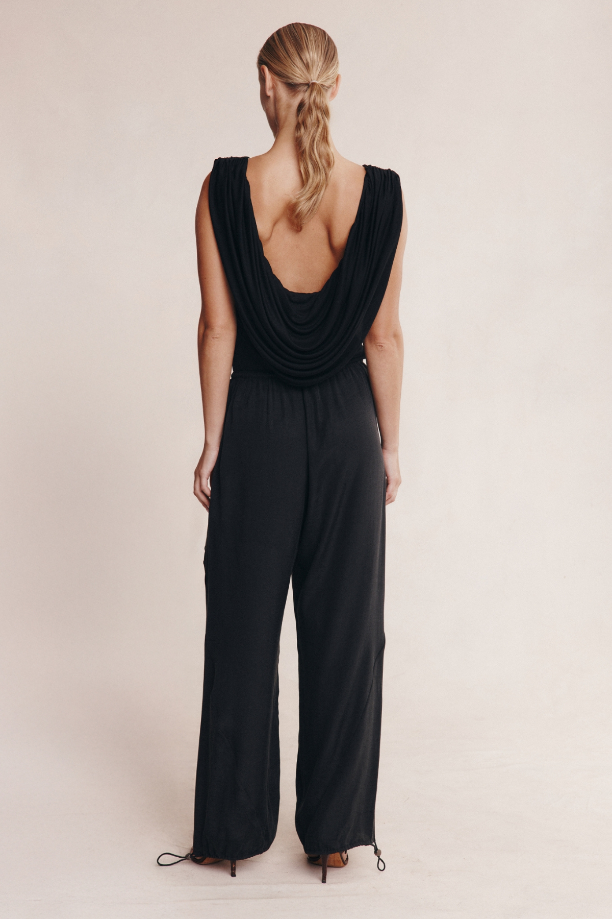 WINI TOP BLACK