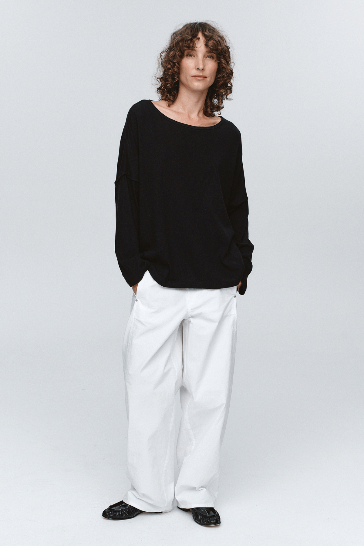 YELENA TEE BLACK