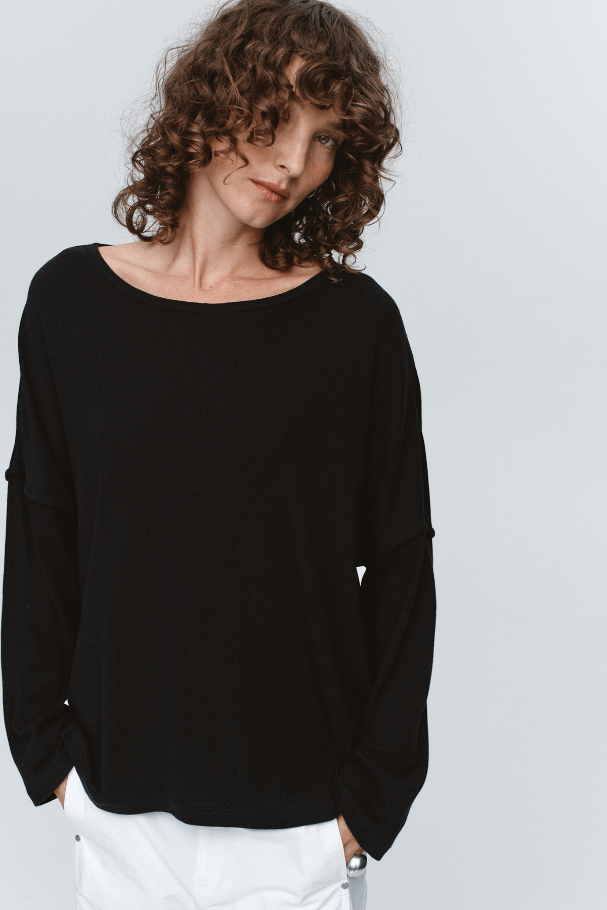 YELENA TEE BLACK